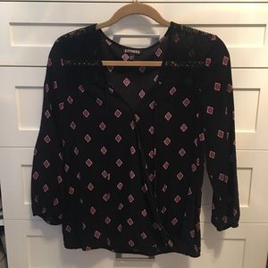 Express blouse with lace shoulder